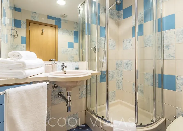 Apartament Marina Water View - 6 People, Bars & Restaurants Albufeira