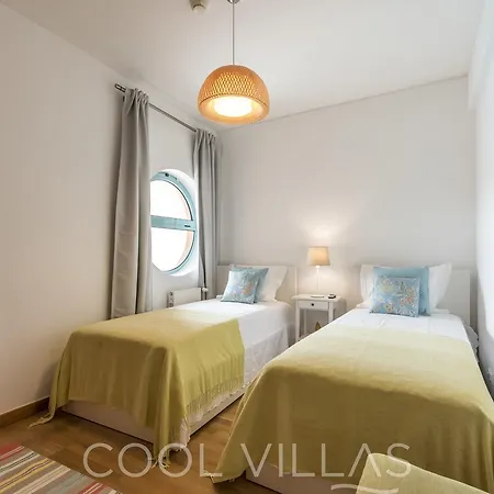 Marina Water View - 6 People, Bars & Restaurants 阿尔布费拉