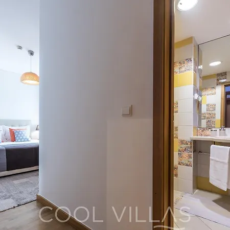 Marina Water View - 6 People, Bars & Restaurants Appartement