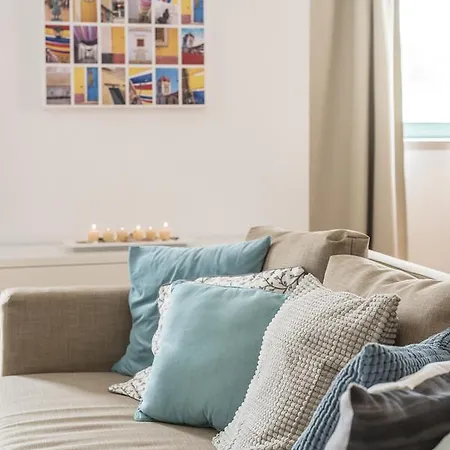 Marina Water View - 6 People, Bars & Restaurants