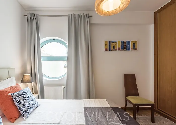 Marina Water View - 6 People, Bars & Restaurants 阿尔布费拉